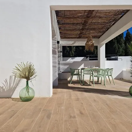 Villa Gorgot With A Pool And Private Parking Ampuriabrava