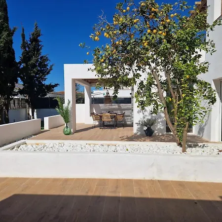 Gorgot With A Pool And Private Parking Villa