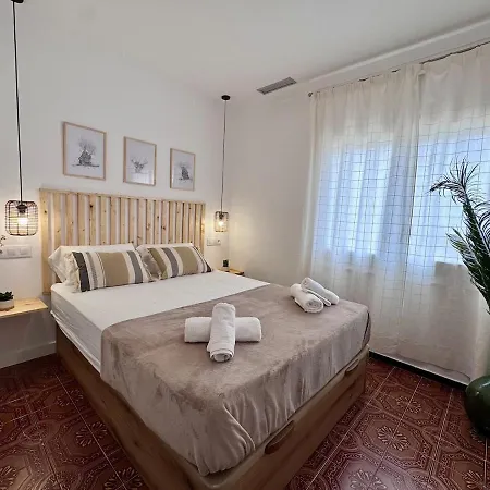Gorgot With A Pool And Private Parking * Empuriabrava