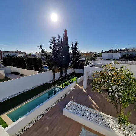 Villa Gorgot With A Pool And Private Parking