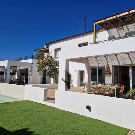 Gorgot With A Pool And Private Parking Villa Empuriabrava