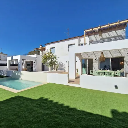 Villa Gorgot With A Pool And Private Parking *