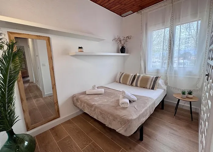 Gorgot With A Pool And Private Parking Villa Empuriabrava