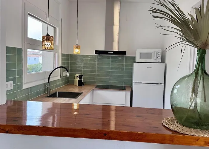 Gorgot With A Pool And Private Parking * Empuriabrava