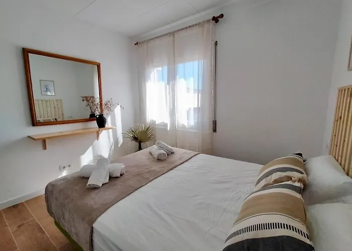 Gorgot With A Pool And Private Parking Villa Empuriabrava